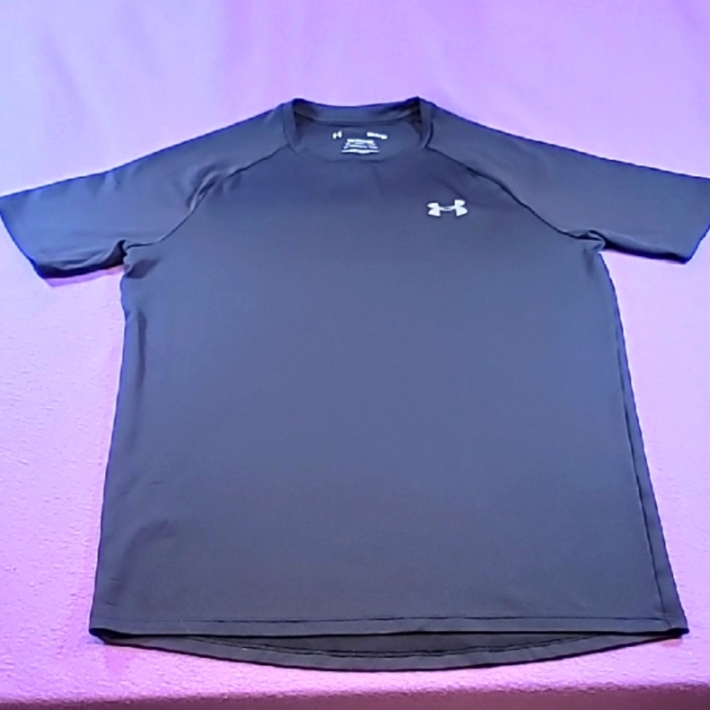 0758. EUC~ Under Armour ~ Tech Tee ~ Small ~ Black